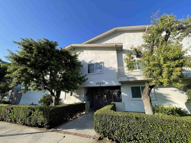 Primary Photo - COMPLETELY UPDATED TWO BEDROOM APARTMENT IN TARZANA!