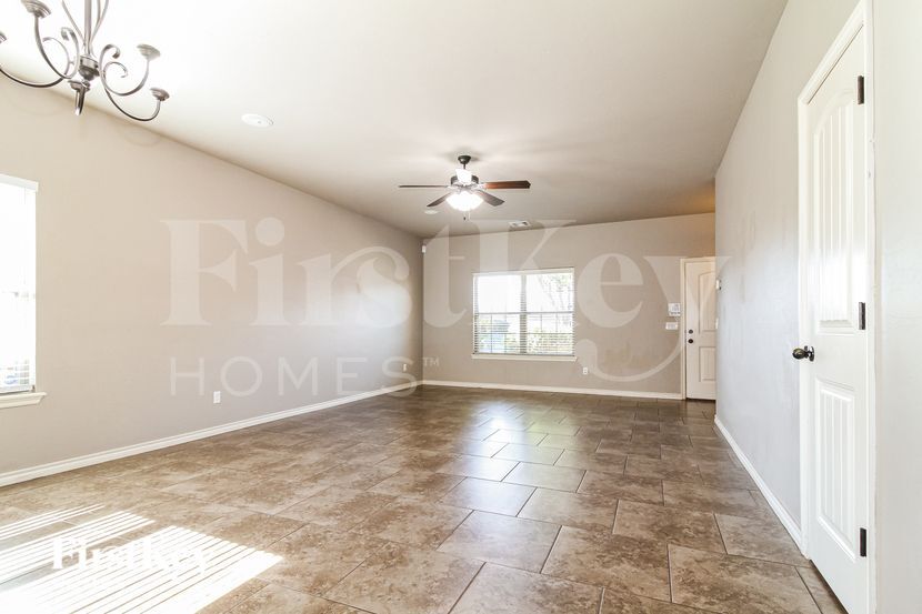 Building Photo - 12016 Garden Ct