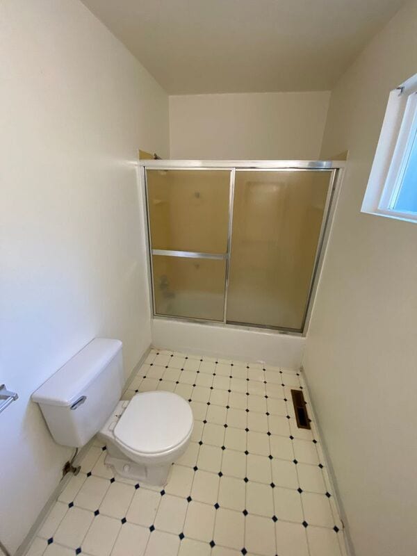 Building Photo - 1011 Cedar St