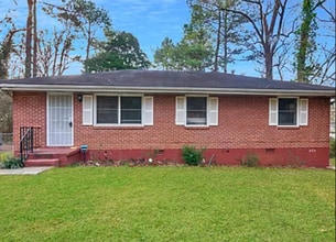 Building Photo - 3 bed 2 bath in Decatur!