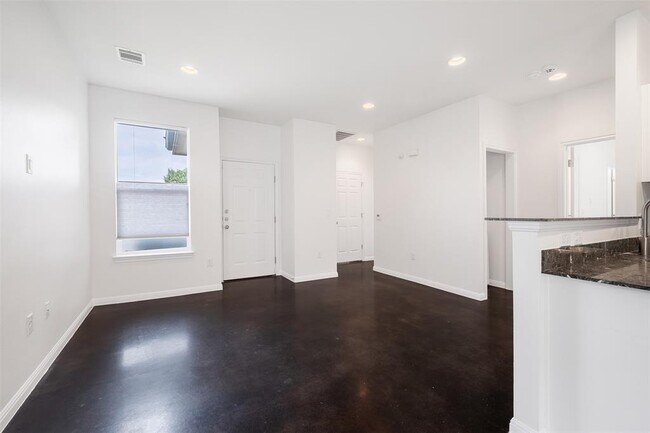 Building Photo - 6404 Carson Rdg
