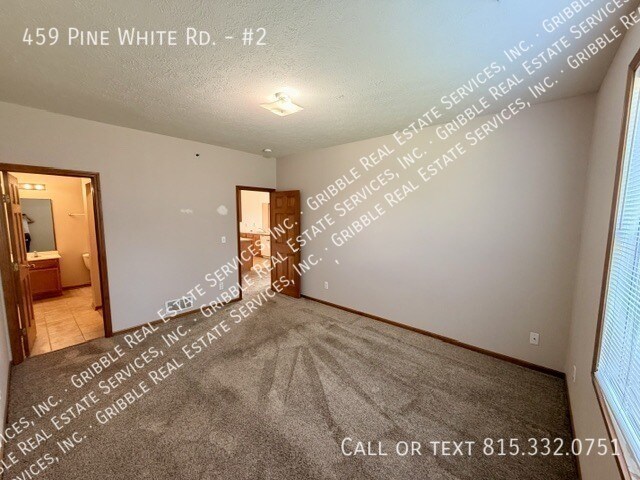 Building Photo - 459 Pine White Rd