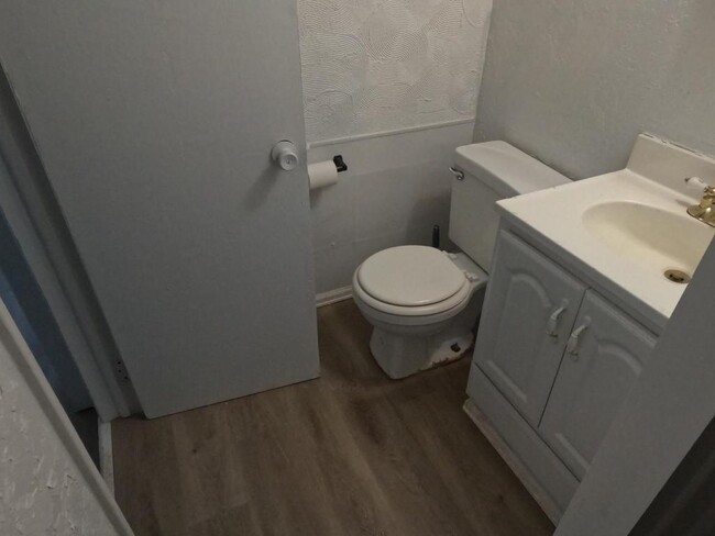 Building Photo - 1480 Wilmont Rd