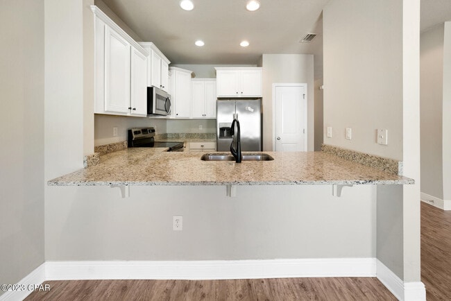 Building Photo - 324 Sand Oak Blvd