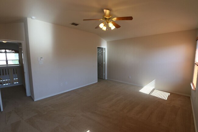 Building Photo - 25522 Echo Springs