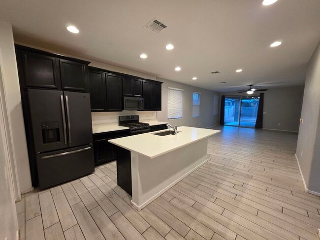 Building Photo - Great family home in Red Rock