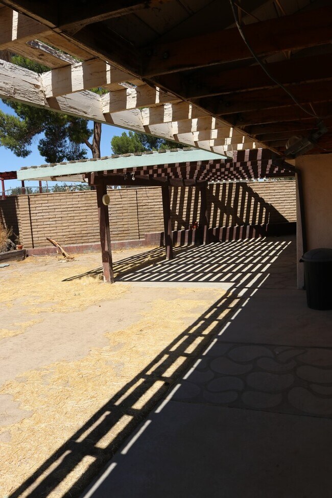 Building Photo - 19275 Symeron Rd