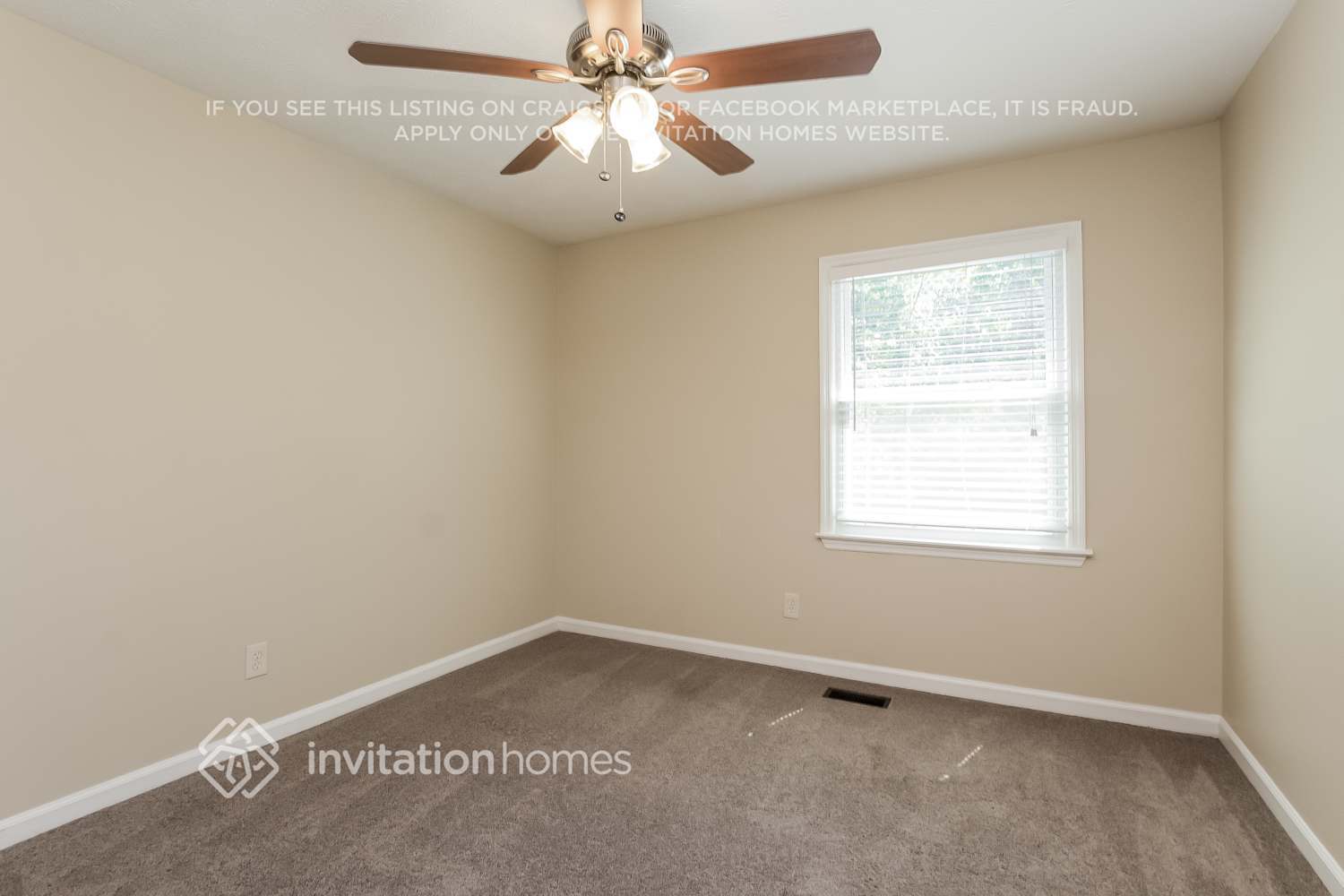 Building Photo - 10960 Pinehigh Dr