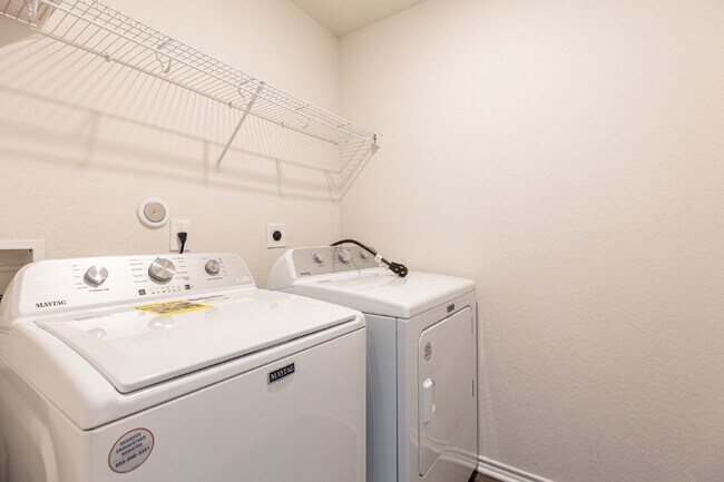 Building Photo - 6806 Prue Rd