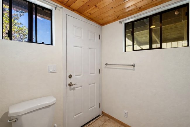 Building Photo - Kula/Omapio Studio