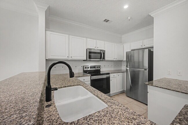 Building Photo - 159 Brooks St SE