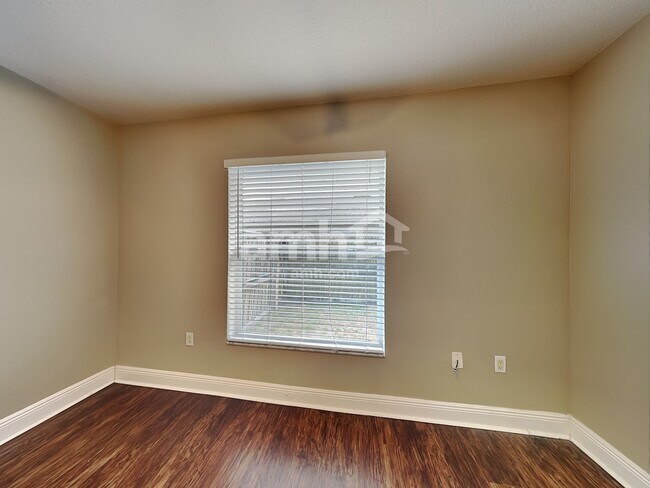 Building Photo - 403 Lisa Ann Ct