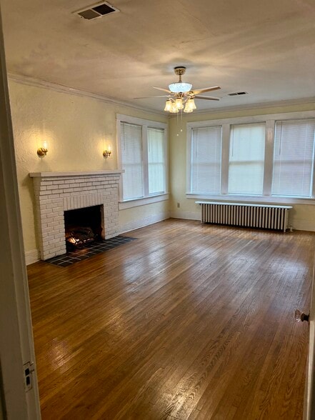 Building Photo - 2100 University Cir