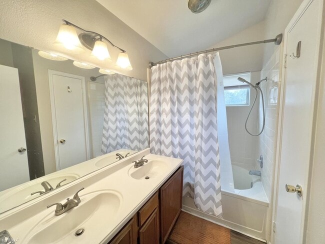 Building Photo - 2 br, 2 bath House - 2501 Windmill Dr