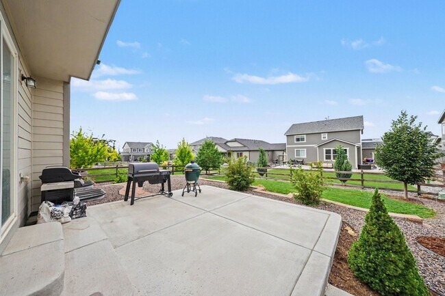 Building Photo - Beautiful spacious four bedroom house!