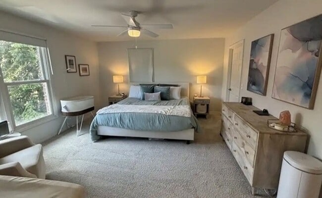 Building Photo - Beautiful 3 bedroom townhome in Harbor Park!