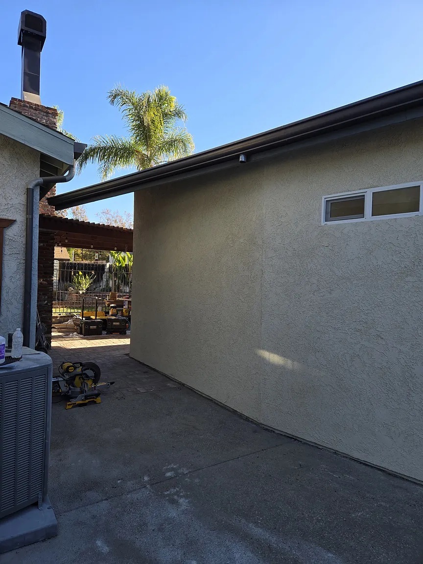 Building Photo - 1762 Los Feliz Dr