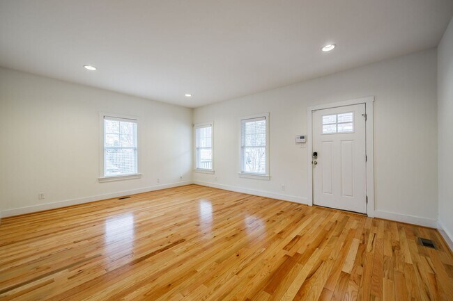 Building Photo - 408 N Robinson St