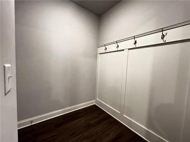 Building Photo - 4675 Silver Oak Dr SW