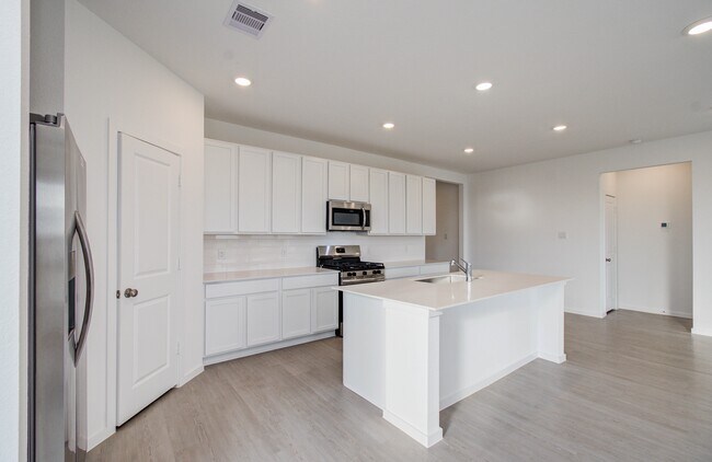 Building Photo - 26503 Foxtail Fern Dr