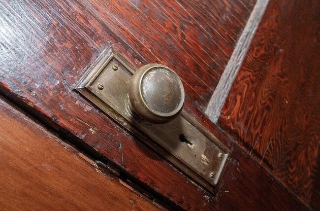 Building Photo - 5819 E Washington St