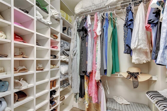 Building Photo - 700 E Boynton Beach Blvd