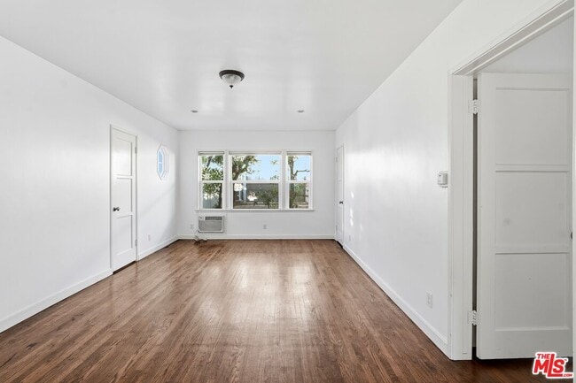 Building Photo - 1440 S Sherbourne Dr