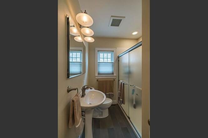 Building Photo - 405 Shenley Dr