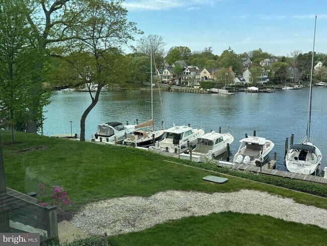 Building Photo - 1 President Point Dr