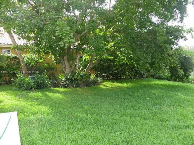 Building Photo - 5851 SW 28th St