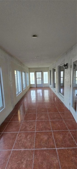 Building Photo - 1810 Greystone Heights Dr