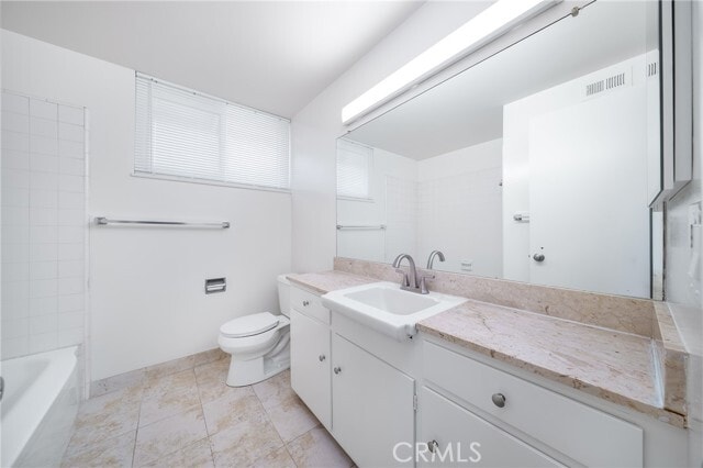 Building Photo - 1530 Elmsford Ave