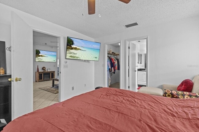 Building Photo - 1345 Tindaro Dr