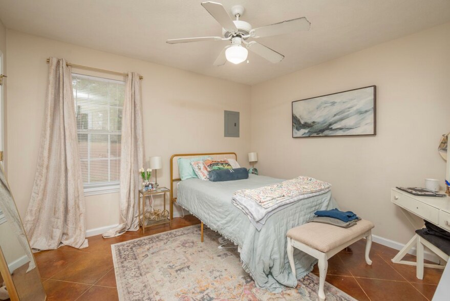 Building Photo - 125 Darby Way