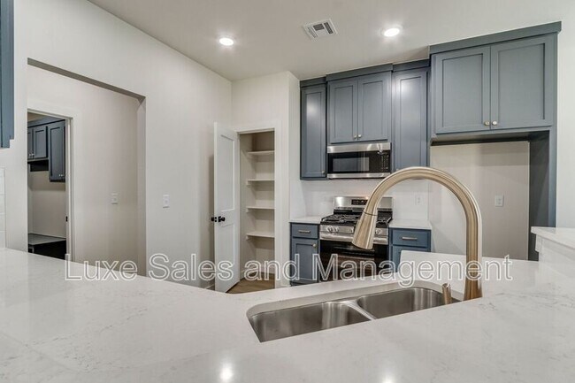 Building Photo - 8305 NW 163rd Ter