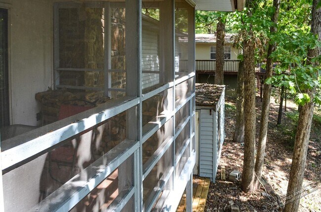 Building Photo - 68 Sierra Dr
