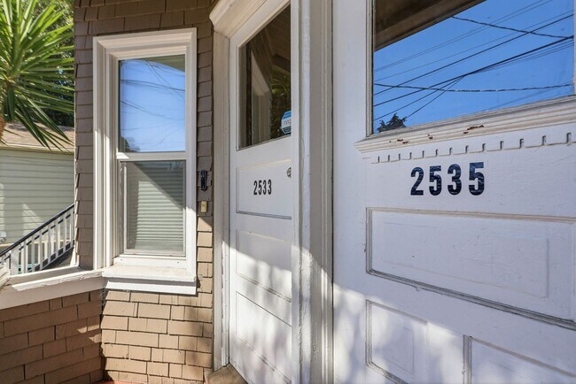 Building Photo - 2535 Filbert St