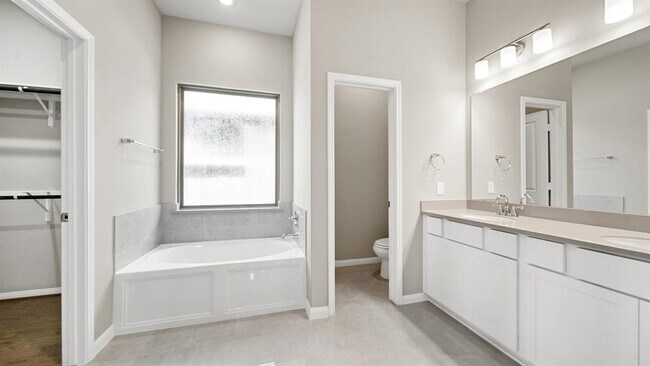 Building Photo - 1907 Meadow Trail Dr