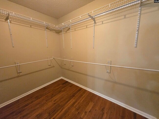 Building Photo - 208 Sagamare Rd