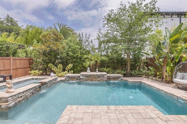 Building Photo - 8436 Via Vittoria Way