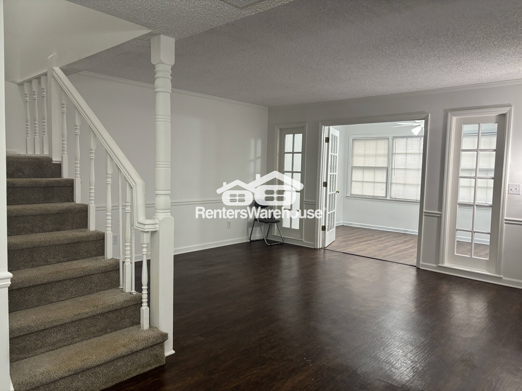 Building Photo - 1140 Country Club Pl