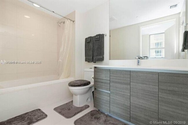 Building Photo - 1100 S Miami Ave