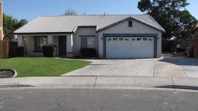 Primary Photo - Southwest Bakersfield Home for Rent