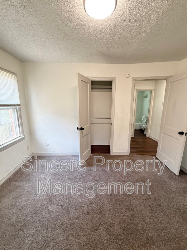 Building Photo - 9313 Mahler Pl