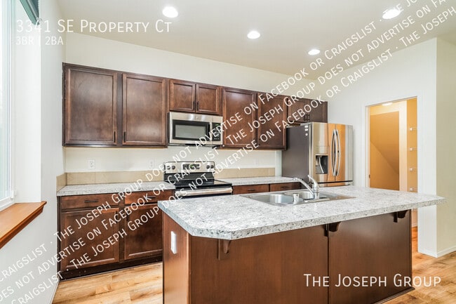 Building Photo - 3341 SE Property Ct