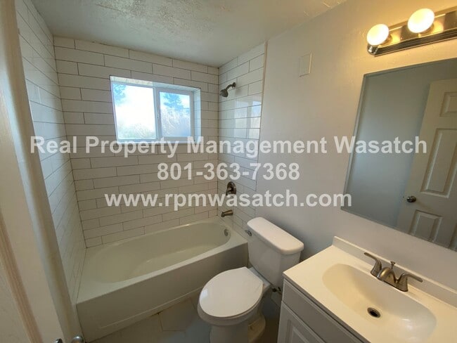 Building Photo - Take a Look at This 4 Bedroom 2 Bathroom Home in West Jordan UT!!