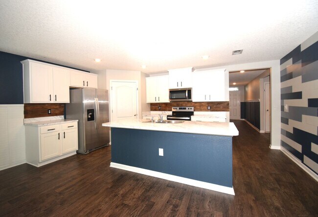 Building Photo - Welcome to Alta Lakes -  A Beautiful 4 Bed...
