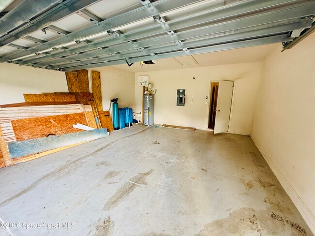 Building Photo - 3206 Tarpon Ave SE