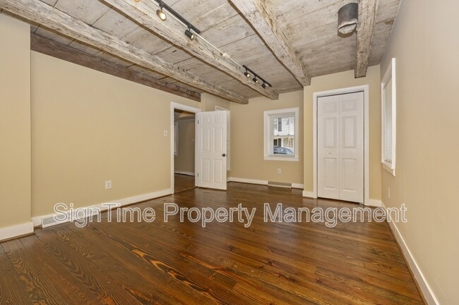 Building Photo - 106 Potomac St
