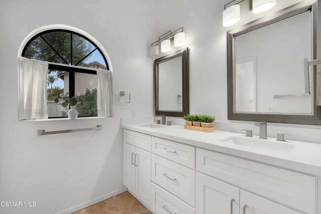 Building Photo - 26869 Cold Springs St